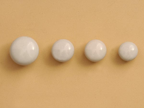 Möbelknopf Porzellan, glatte  Oberfläche, von 25 bis 38 mm